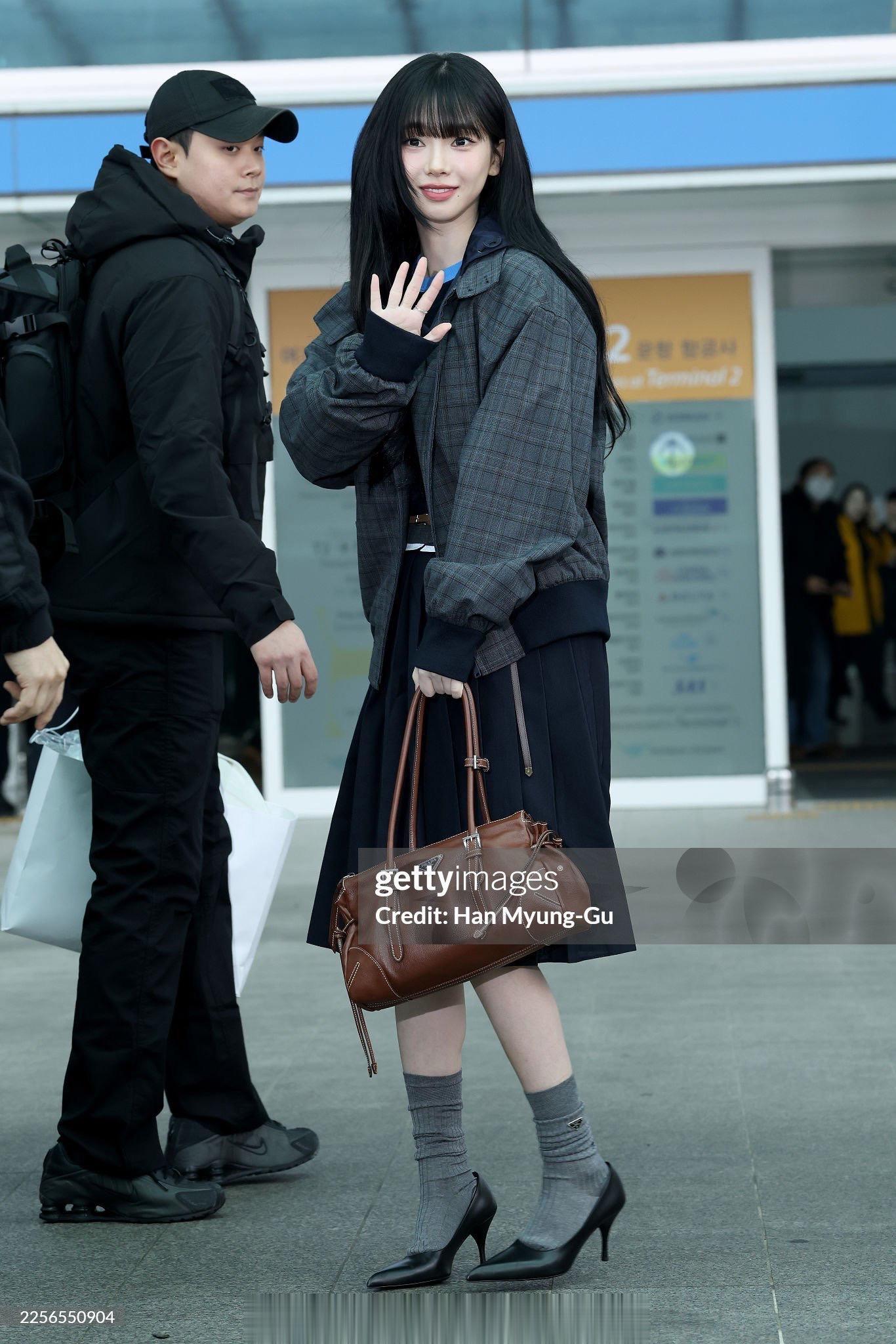 智敏女神出发米兰时装周 来看看机场生图状态如何