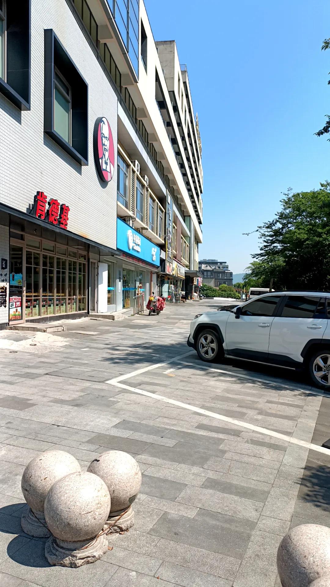 云南榜一大哥刷了312元成功拿下贵州一名已婚主播，这礼物刷得也太值了吧[赞]

