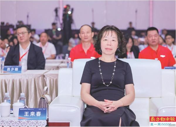 精密光学龙头再次冲刺港股IPO