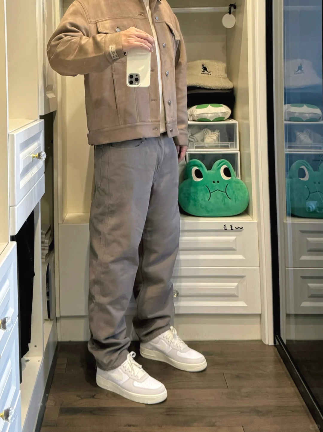 直筒牛仔｜驼色系穿搭