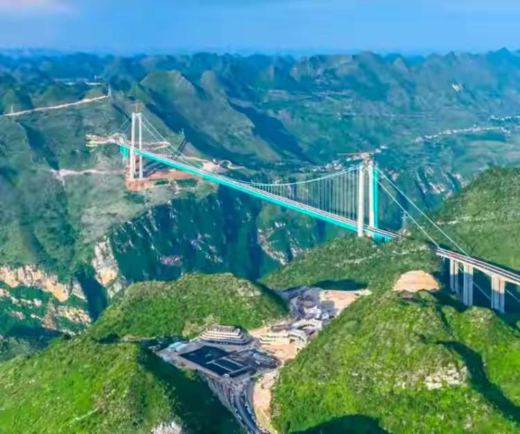 2999元蹦极？贵州“高桥刺客”是真敢定价！
 
贵州花江峡谷大桥国庆彻底火了。
