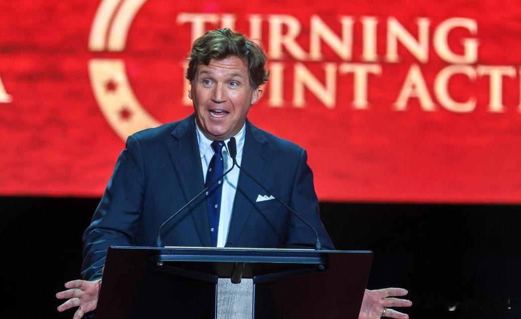 内讧升级！特朗普两大盟友互撕，反犹指控闹翻天，右翼阵营彻底乱了
美国右翼圈炸锅！