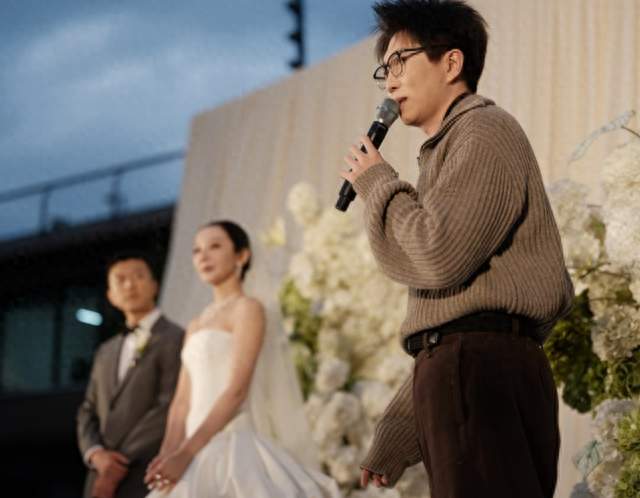 毛不易婚礼致辞刷屏：结婚不意味着什么，但仍是新的开始
