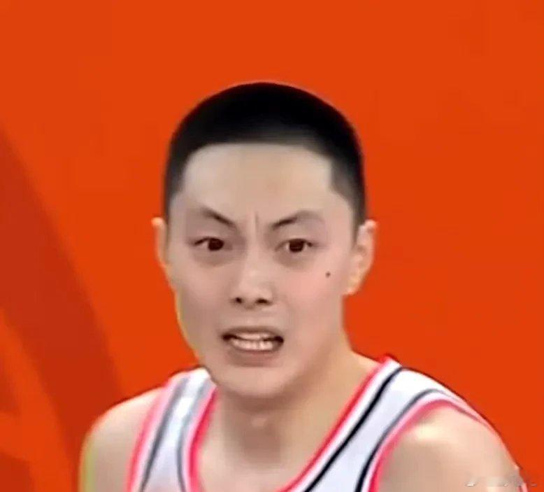 胡明轩自称伤病为自己开脱，这背后究竟是有真伤，还是糊弄球迷的借口？近日，胡明轩声