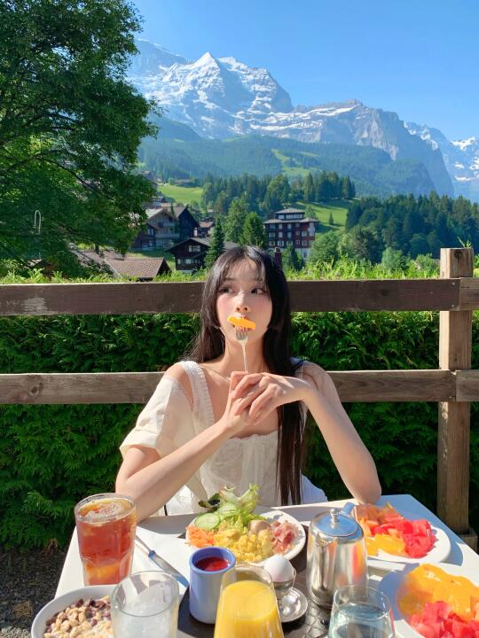 6月瑞士🦢夏日旅行穿搭18图