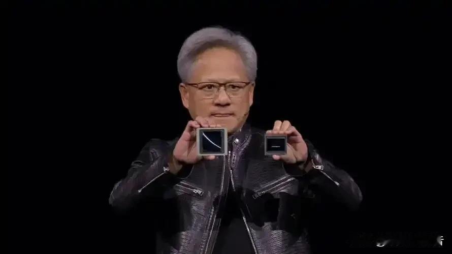 黄仁勋这人，我是越来越看不懂了。

5月4日，他当着全世界的面说：中国不应该拿到