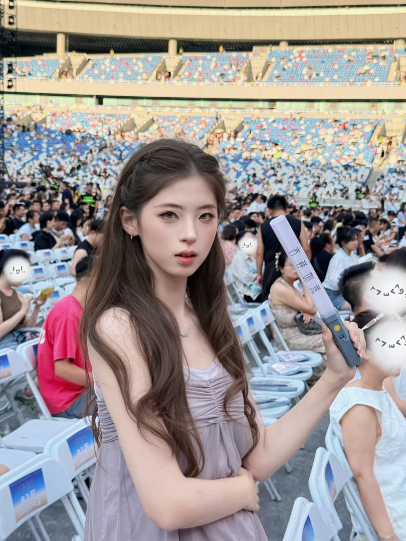 🕹️成都plog 闪现军训现场！谁懂 怎么每首都会唱😌凤凰传奇演唱会三星zf