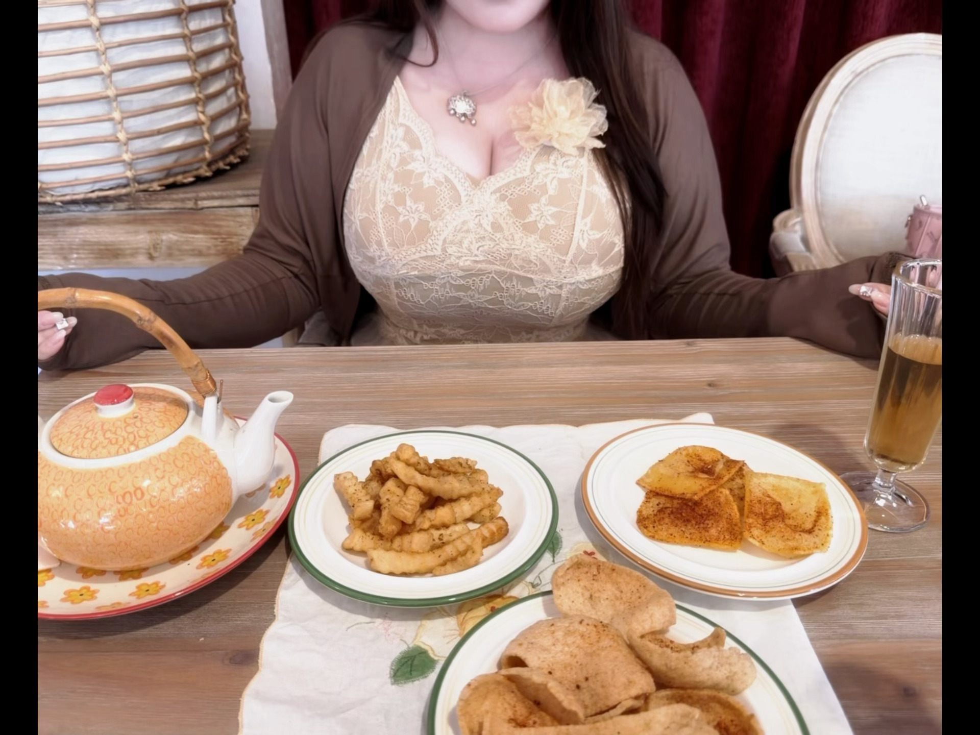 嘿～能跟你一起吃饭饭嘛～ 