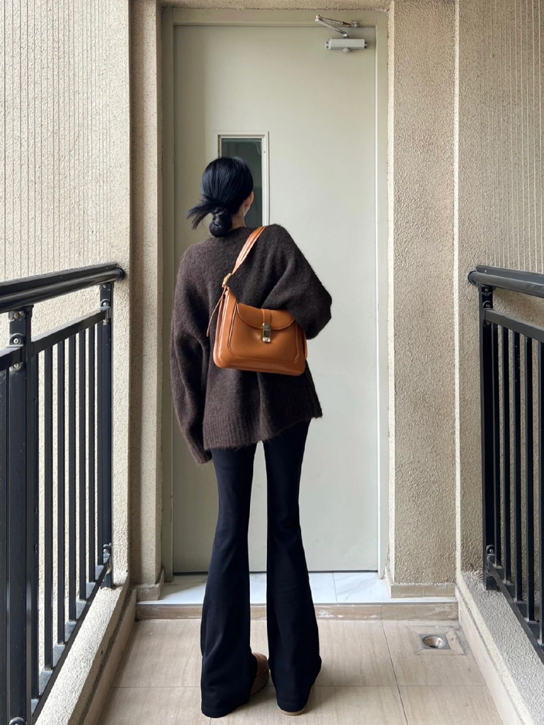 显瘦组今天是毛衣和喇叭裤啦！