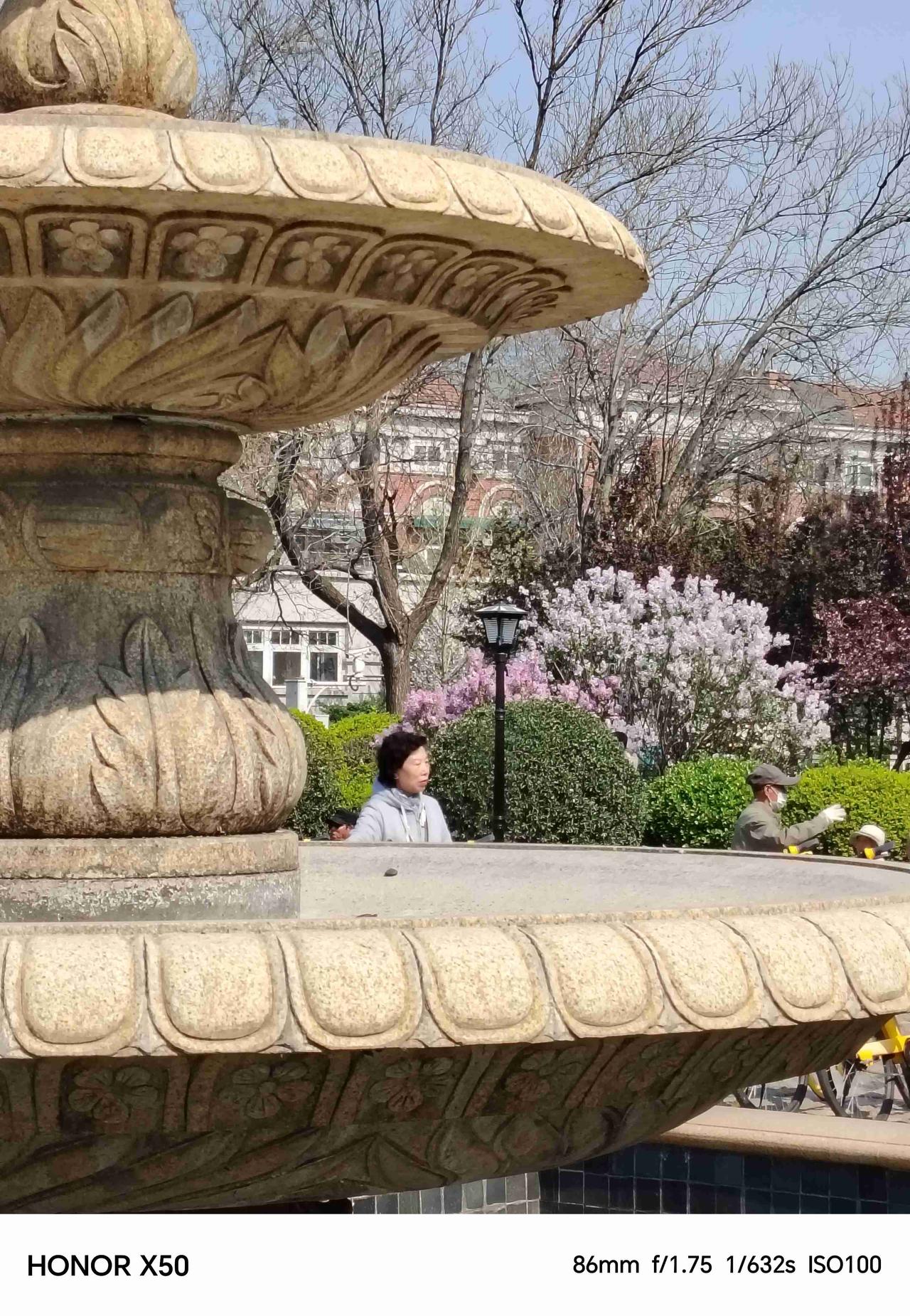 我的今日状态：🏝️旅行度假
我这里的天气：☀️晴天今天是海棠花节第二天，景区人