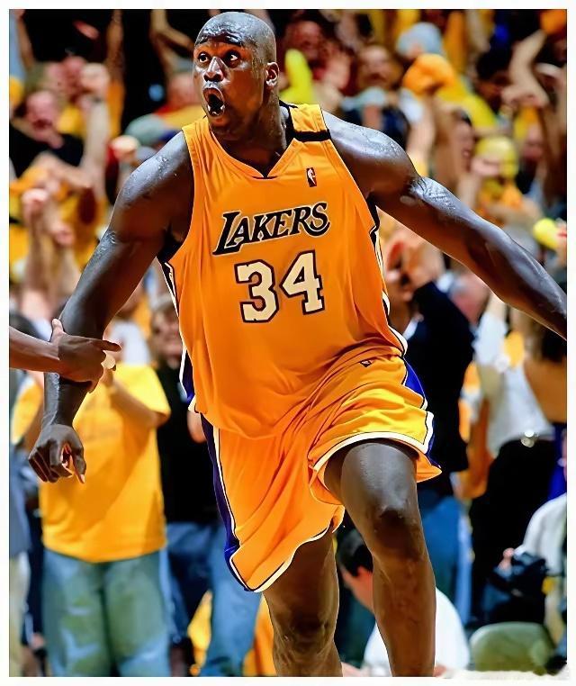 NBA历史上堪称“自毁长城”的交易案例中，1996年奥兰多魔术队放走沙奎尔·奥尼