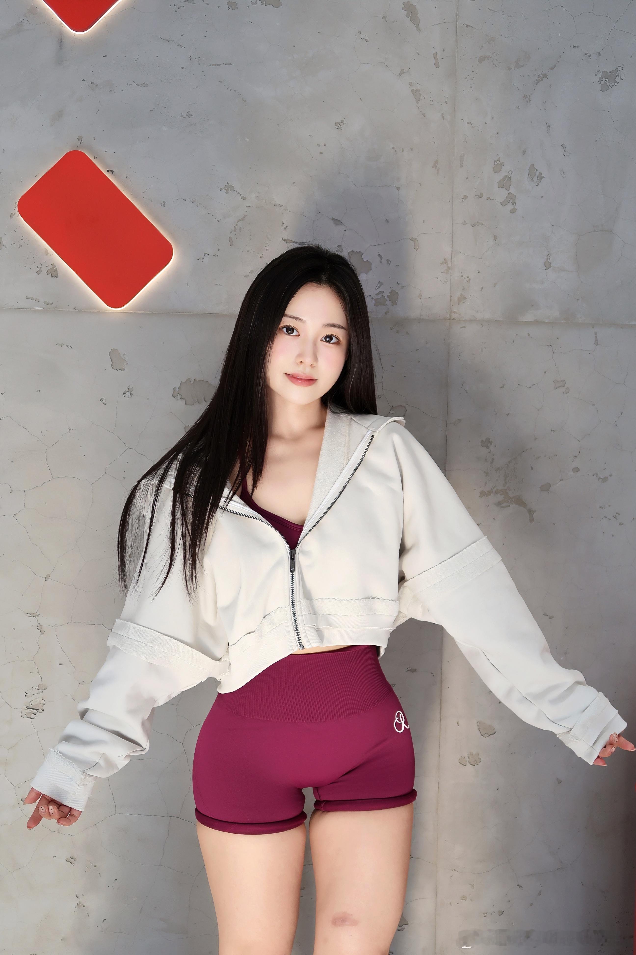 人只有专注自己的时候，才会变得明媚开朗 