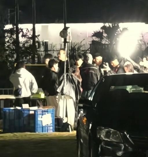 没有一份工作不辛苦，董宇辉也不例外。
刚刚看了1949发的视频，董宇辉落地广西后