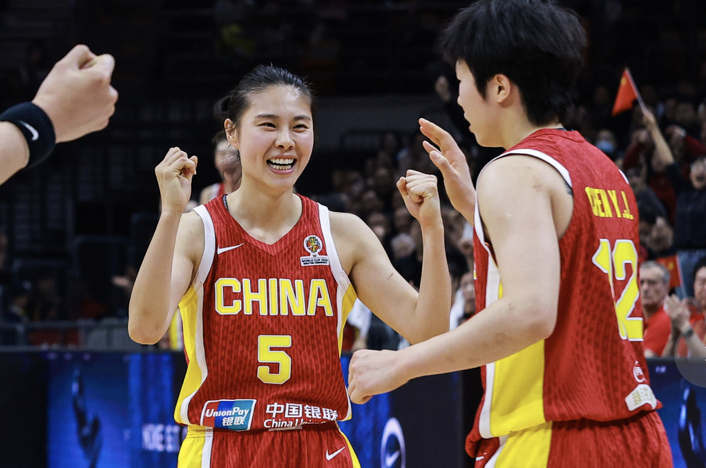 中国女篮vs捷克女篮 王思雨关键抢断+上篮，锁定胜局！ 