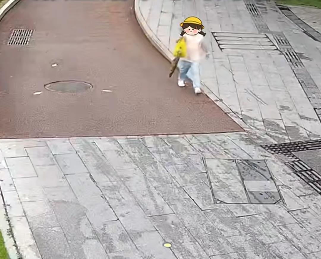 女孩坐错车与母亲走散，珠海铁骑暖心护送母女团聚
 
近日，在珠海南屏，一名小女孩