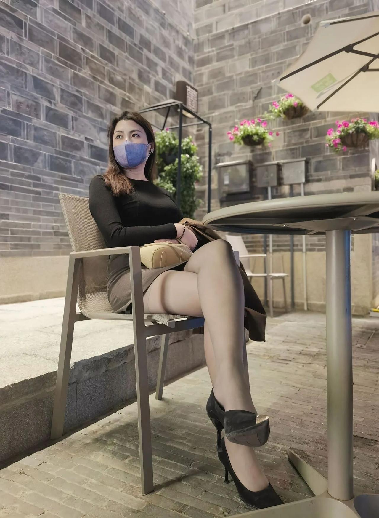 看看气质女神的穿着搭配吧[kiss]