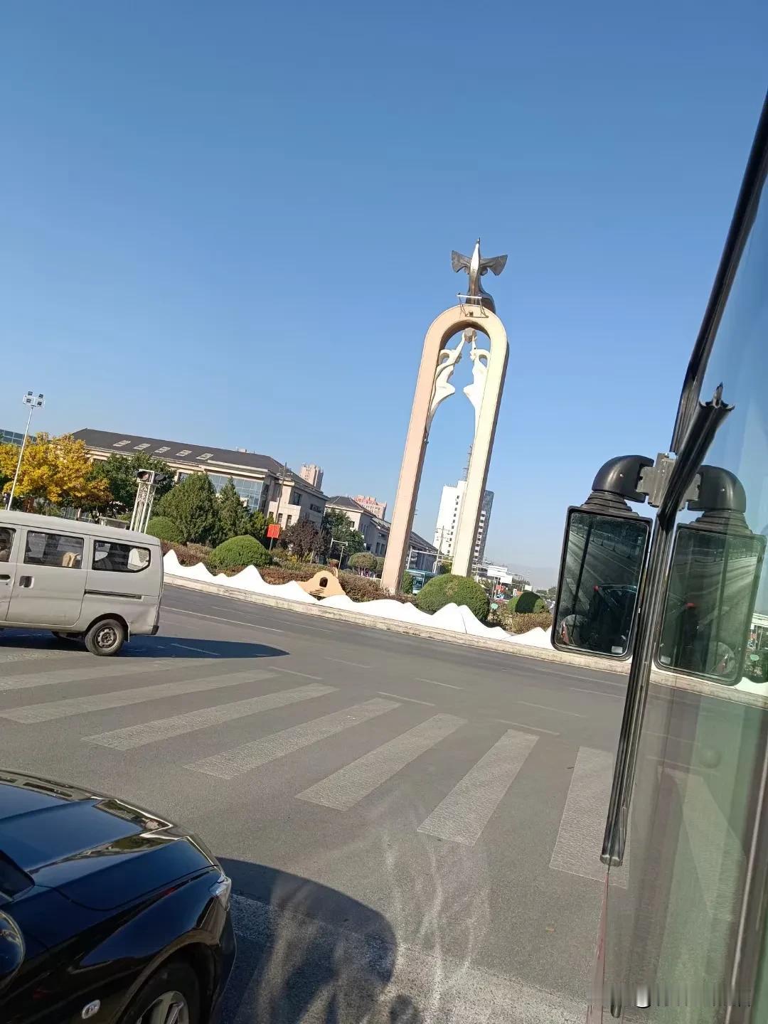 人们常说来一场说走就走的旅行，但是现在的旅行都是建立在钱的基础之上的。