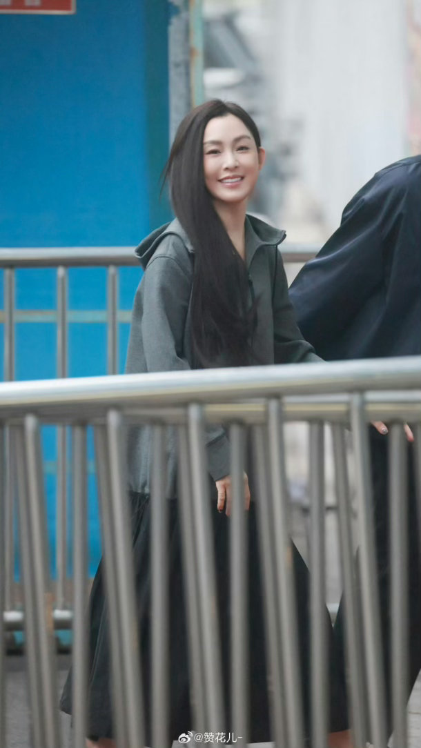 范玮琪一来芒果就紧张范玮琪又紧张了 别人是乘风破浪，范玮琪是乘风紧张。一到芒果就