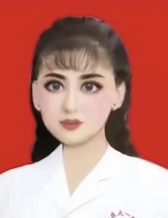 挂号系统里那张照片，也不知道是哪个“人才”给修的，磨皮磨得脸都快发光了，大眼睛红