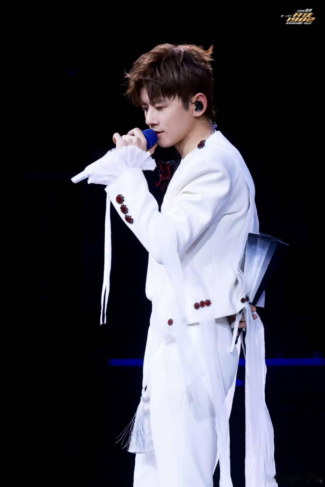 张杰欢迎每一位朋友回家张杰爱从不偏航张杰爱从不偏航，哇塞哇塞，真是不错 