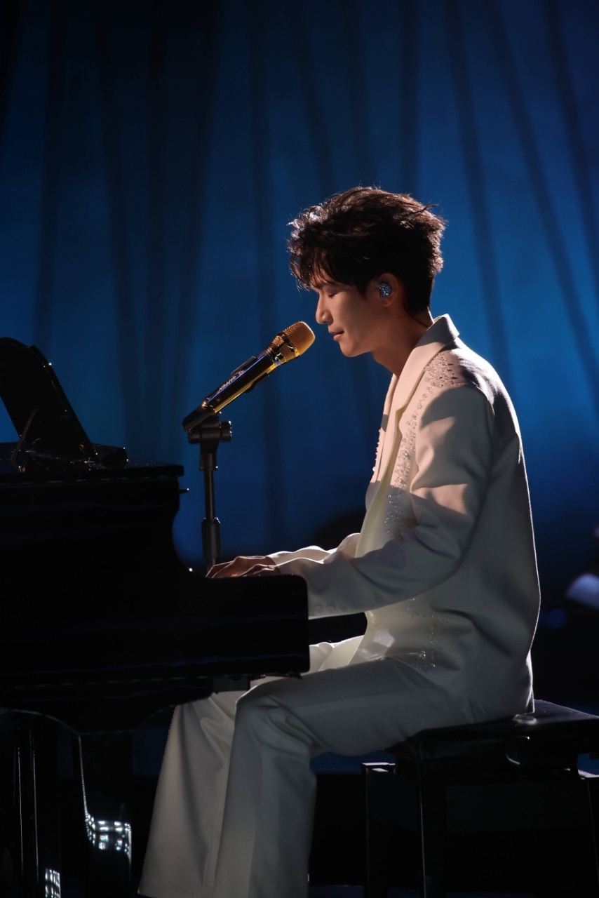 陈楚生11首选曲11种致敬陈楚生的音乐格局打开了！11首选曲对应11种致敬，从青