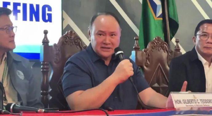 菲律宾国防部长华裔血统特别反华 6月12日外交部发言人宣布中方对菲律宾国防部长特