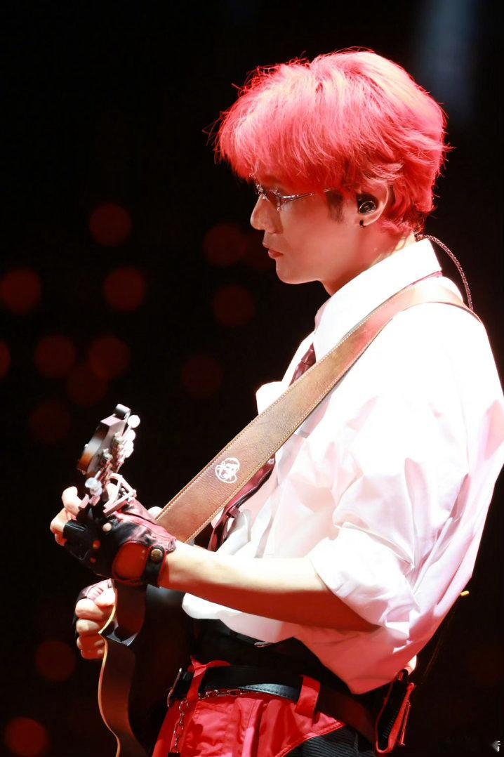 李荣浩真转我五百了 不er，李荣浩你真转啊！上一秒还在想这是哪个粉丝的整活，下一