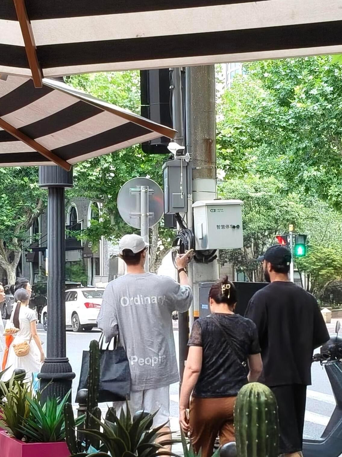 黄景瑜🐳夏日爱心站.黄景瑜重器 我想像你一样觉得做一个善良，沉着，真实的人 ?