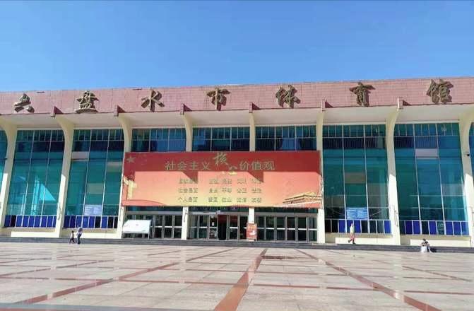 此前，有从广东过来避暑的条友私信问我哪里能打乒乓球。有同样打球爱好的避暑朋友，可