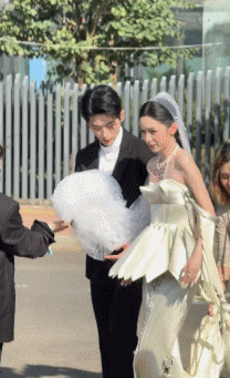 周也丞磊 新娘新郎谁准你们用脸鲨人的！这哪是星光大赏，这分明是“禾你珏配”婚礼直