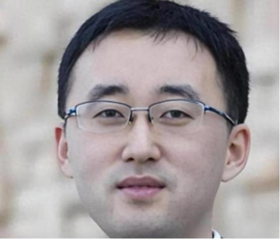 清华本硕学霸李睿捧着国家顶级教育资源，却跪舔日本侵略者、骂郑州暴雨是活该报应，公