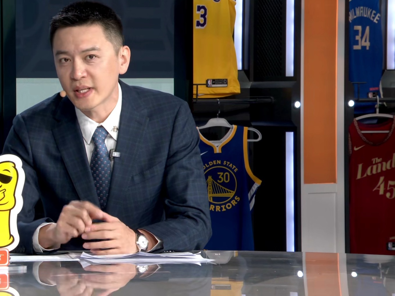 杨导今日解说湖人对掘金的比赛比赛马上开始湖人vs掘金