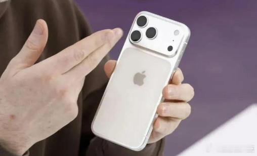 真我的徐起意思是iPhone 17 Pro系列的矩形Deco设计，之前在Neo 