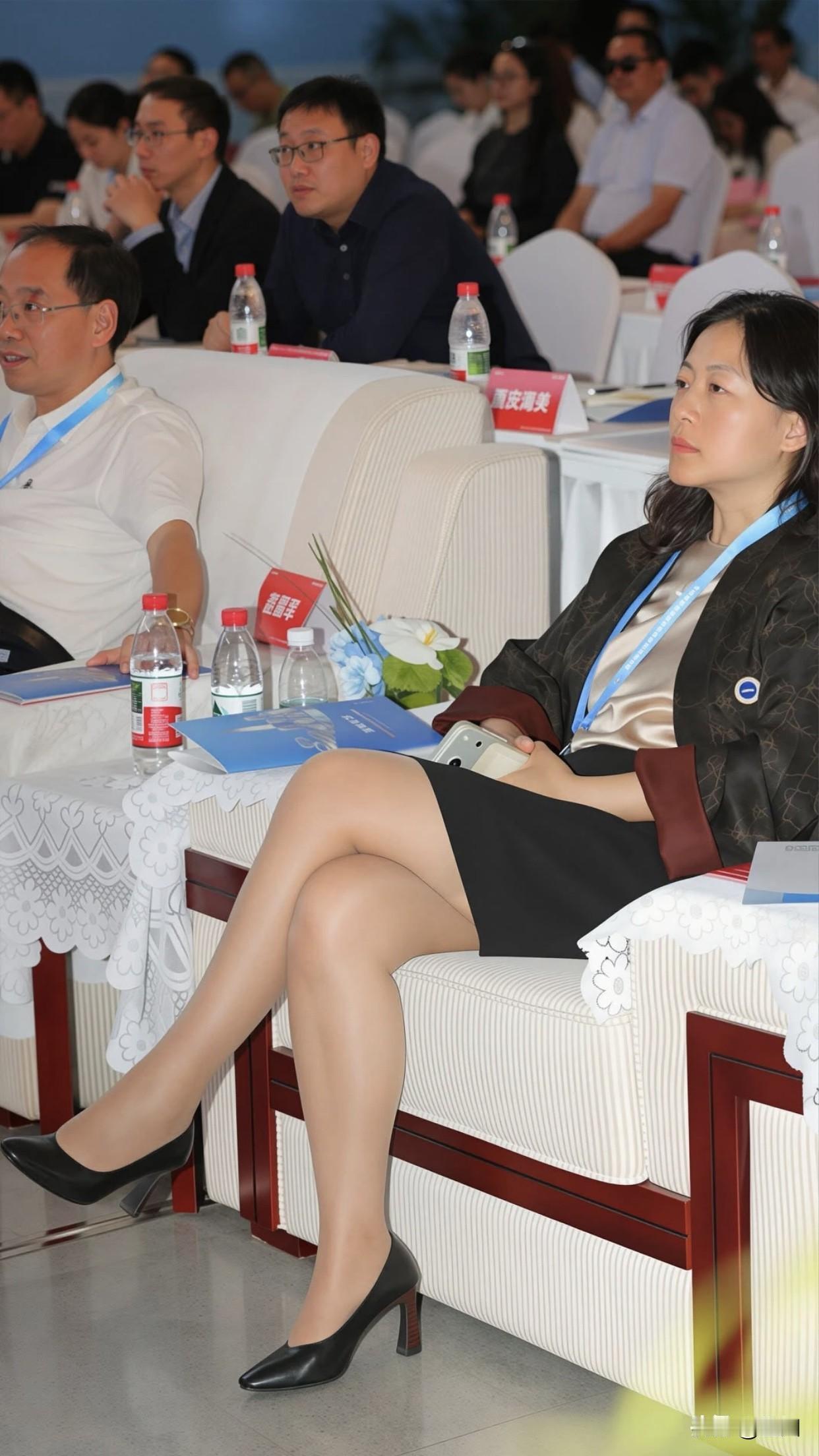 40岁女人最大的魅力是什么?人们常说“女人四十豆腐渣”，这简直是偏见！40岁女人