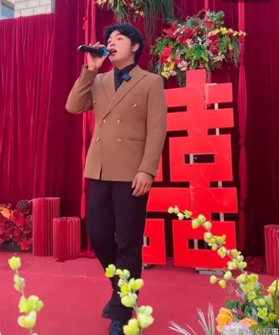 500块请司仪还让随600份子钱⁉️湖北这对新人算盘打得我在北京都听见了🧮
