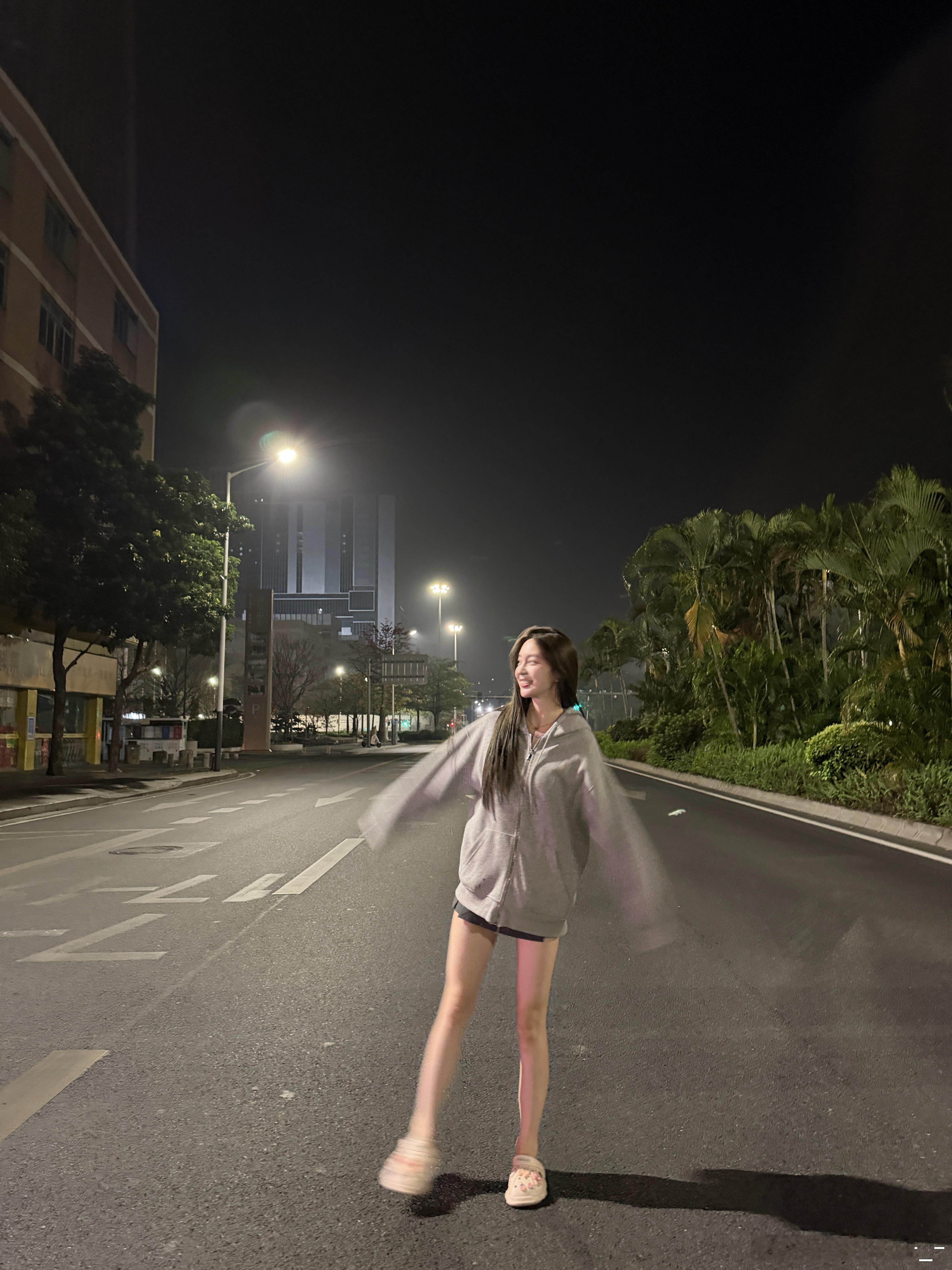 不好意思，这条路被我承包了欧尼茜茜