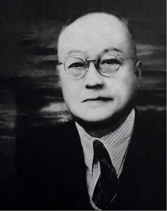 1945年，中统的徐恩曾被撤职后，无事可干的他改经商卖黄豆，囤了30万斤黄豆后，