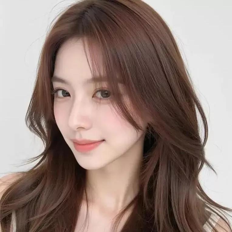 温柔微笑，长发飘飘，自然美，少女感十足。少女感笑容 少女感微笑女孩 自然清新美少