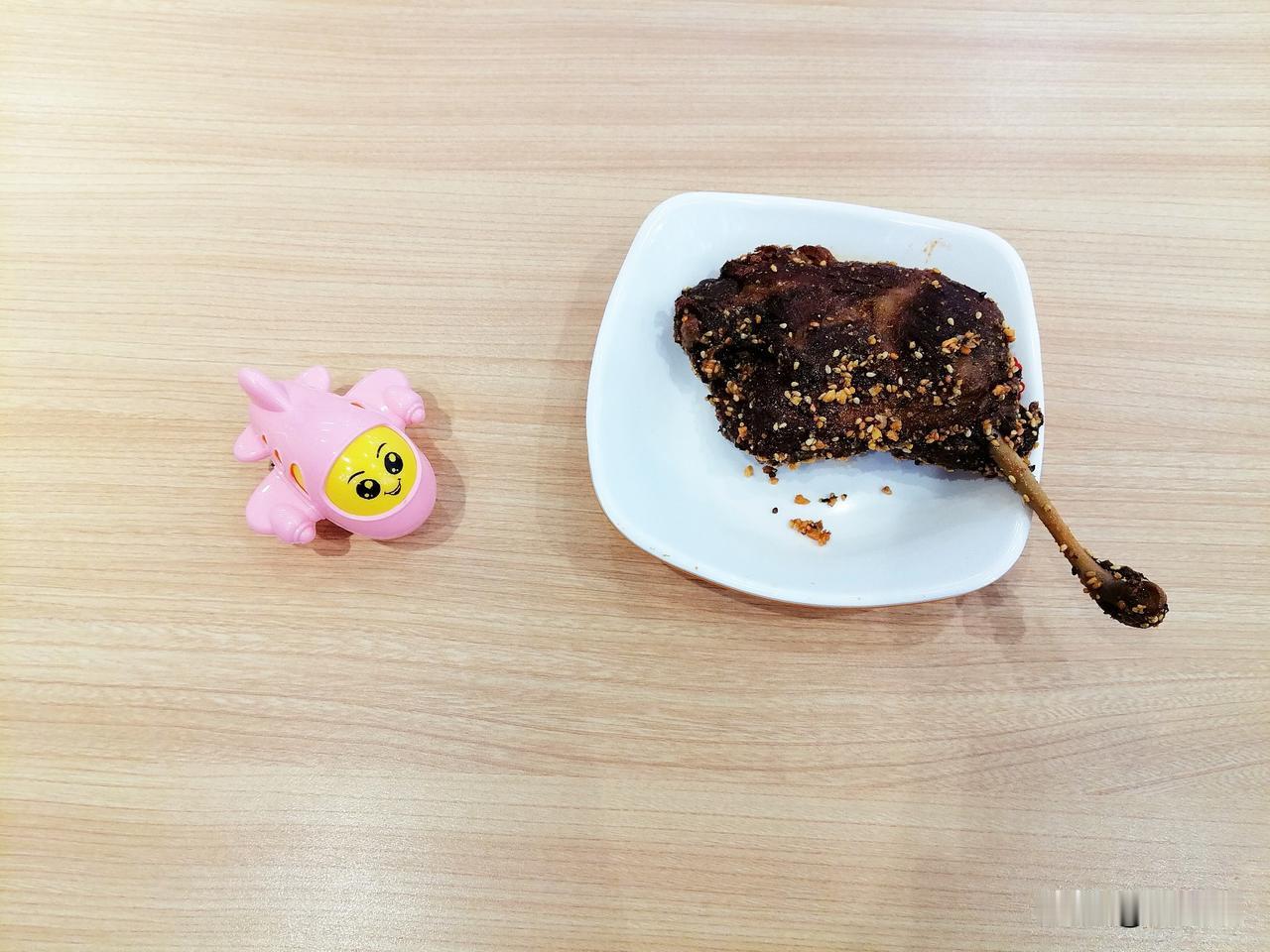 我又来到小店吃冷面和风干鸭腿，没想到，还有个意外的喜悦等着我。

昨天晚上，我和