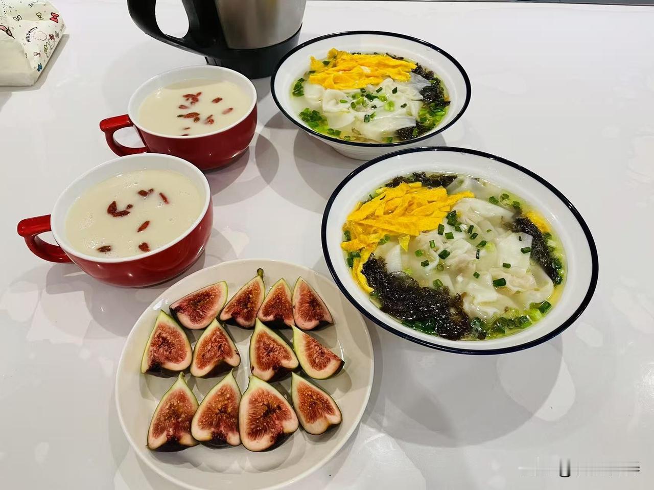 别再硬饿自己减脂控糖！不起眼的慢碳水，吃饱也能稳血糖、掉肥肉
不少人一发现肚子囤