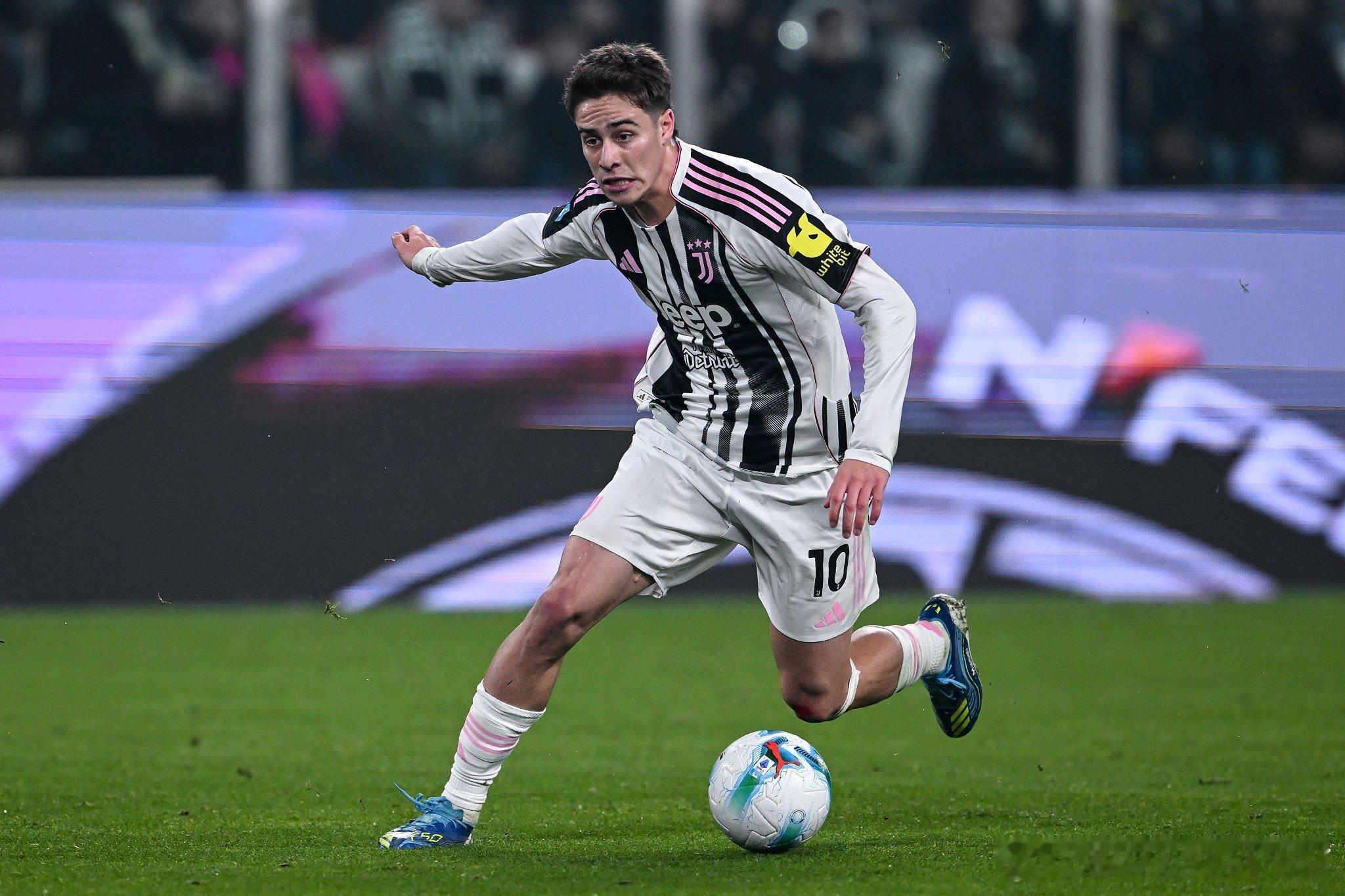 意大利媒体透露利物浦近几个月密切关注伊尔迪兹的发展动向，并持续考察了这位球员的表