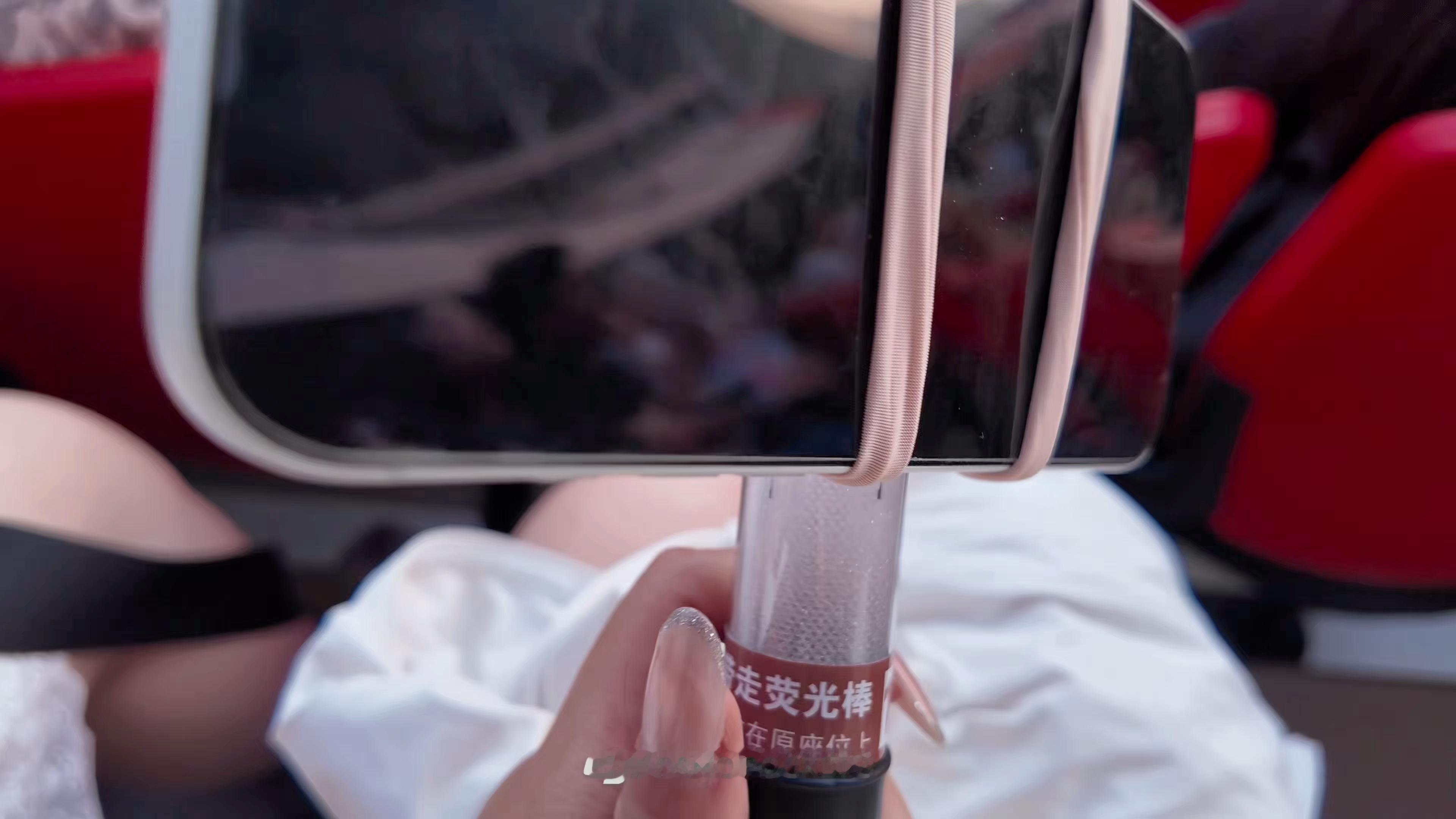 朋友：大疆云台这么稳吗，你录的视频都不抖我：我没用大疆，我用手机拍的朋友：苹果运
