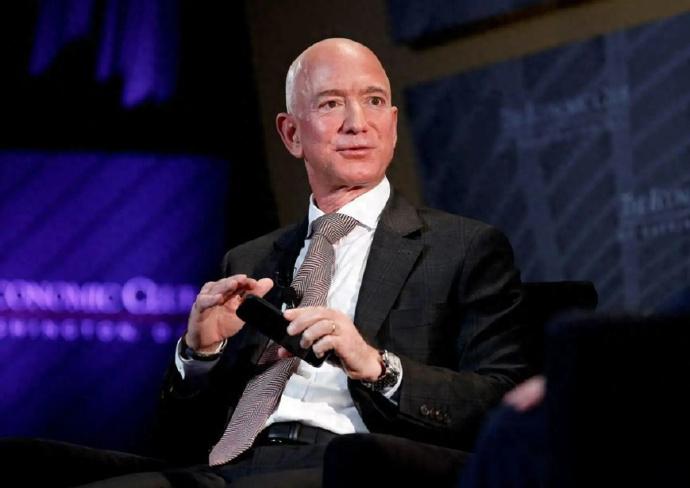 【美国科技巨头高管2025年套现超160亿美元】
企业的高管在持续将账面财富兑现