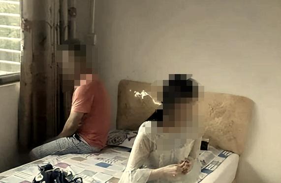 湖南益阳，一女子爱上了一个已婚之夫，二人还保持了不正当的男女关系。
 
就在相处