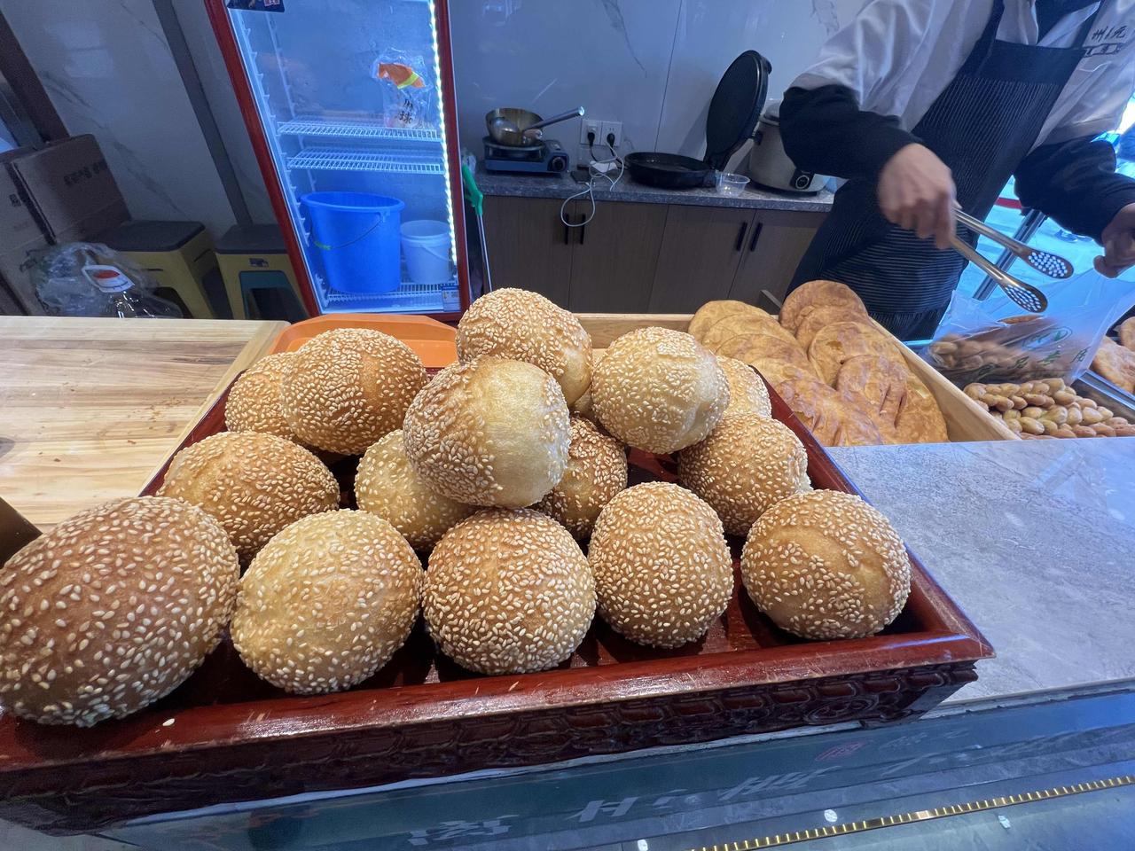 甘肃省兰州市
今天跟大家分享这么多的美食，你们相信这个是牛肉面馆里的美食。
他不