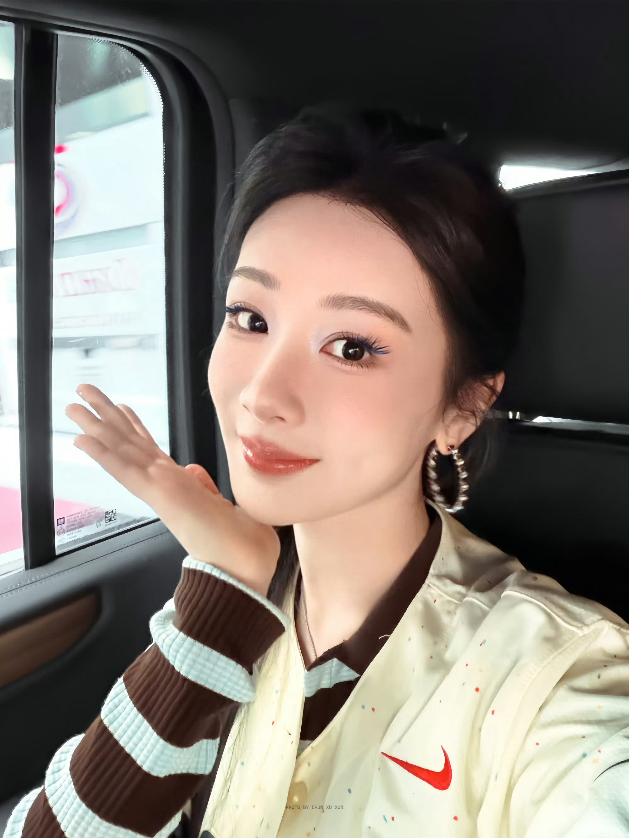 杨紫 yz杨紫董竹君 yz杨紫全网告黑铺陈纸笔，情字里写满你；花开十里，片片为你