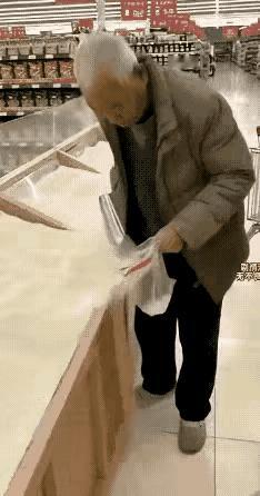 这个老人就是故意来找茬的，对于这样的老人难道真就没有办法吗？以后我们的老人会越来