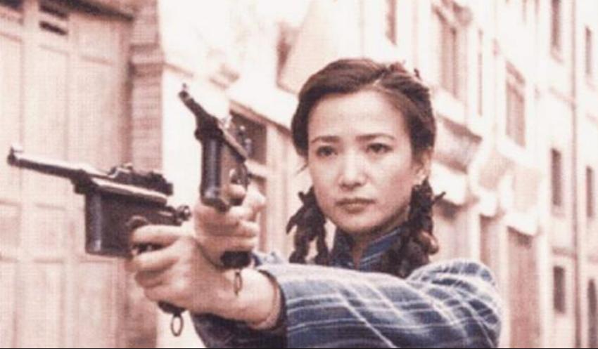 1941年冬，21岁的姚世瑞被日伪军踉跄着推到挖好的土坑前，审讯她的伪军头目还在