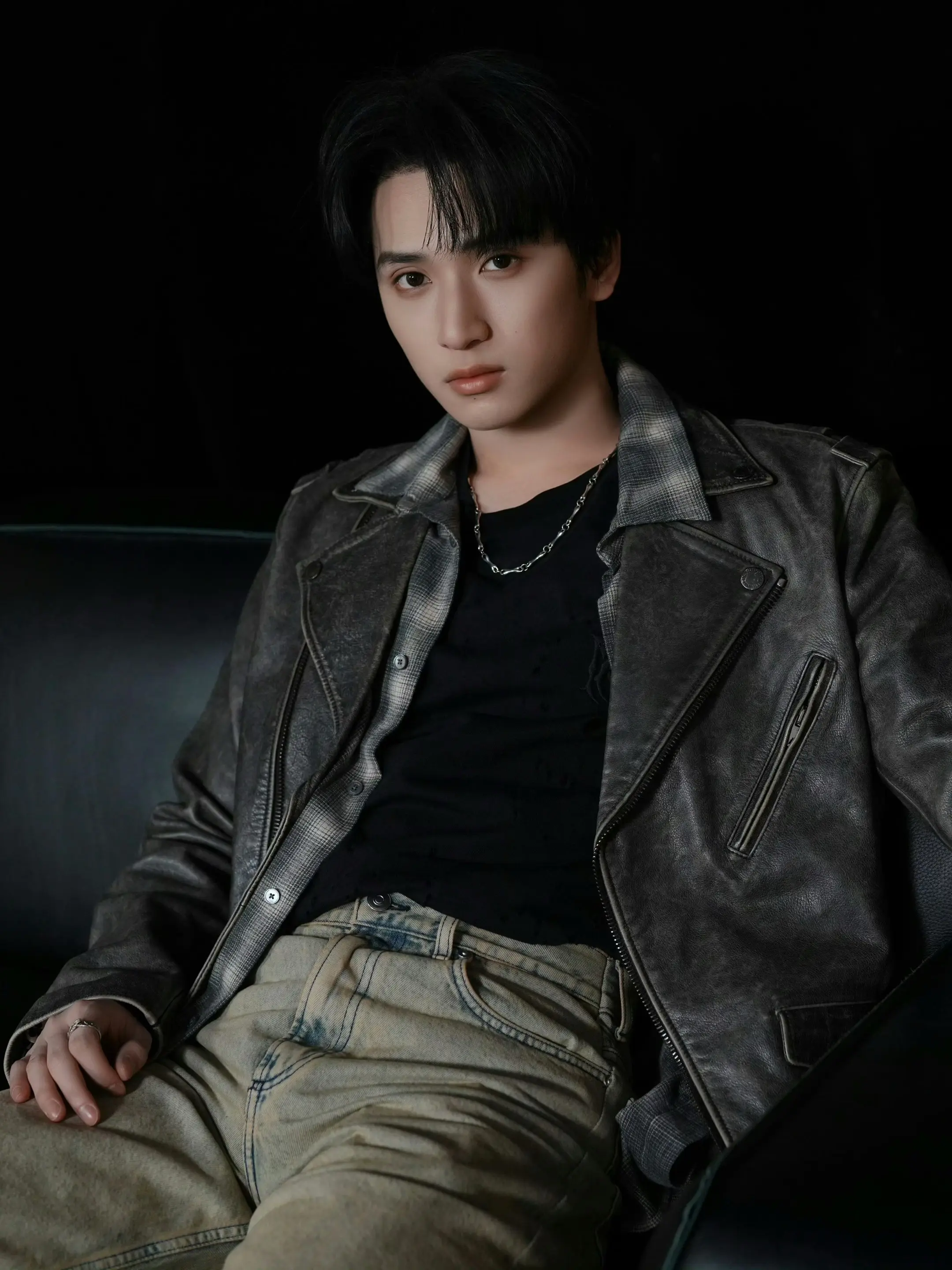 严浩翔· chao级帅的小严 chao级帅的小严！一组全新写真大片发布...