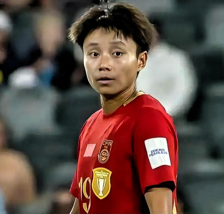 中国女足vs乌兹别克斯坦女足之战八大之最：
1、最上镜头：卡特里娜.库尔比特，乌